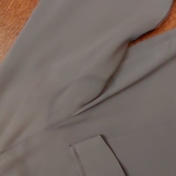 Ann Taylor flowy blouse - Picture 6 of 7